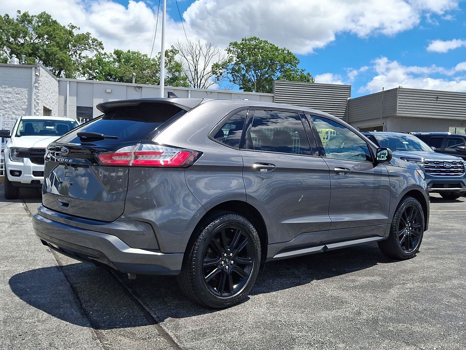 Certified 2024 Ford Edge ST-Line AWD/4WD image 6