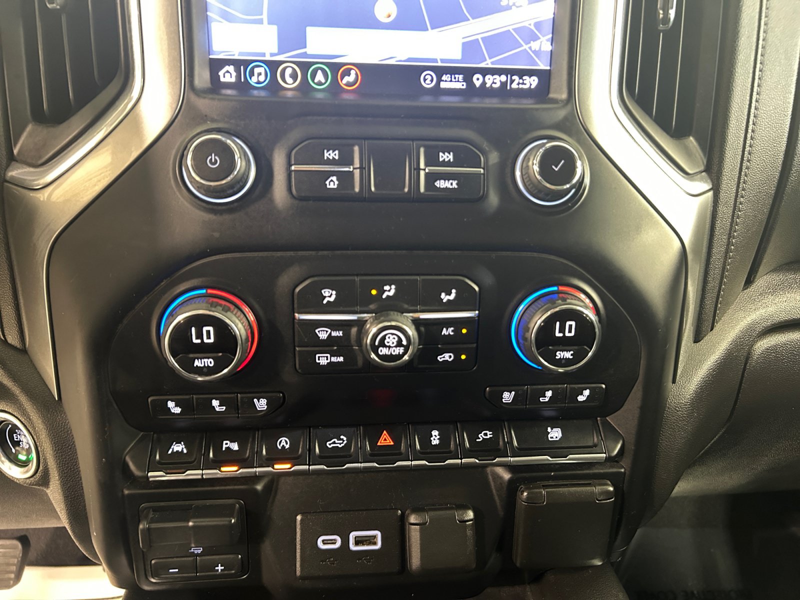 Used 2020 Chevrolet Silverado 1500 LTZ w/ LTZ Texas Edition RWD image 15
