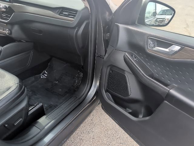 Certified 2020 Ford Escape Titanium image 24