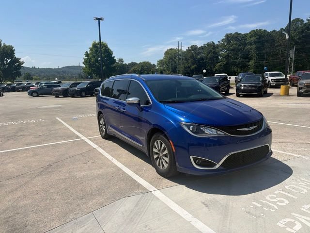 Used 2020 Chrysler Pacifica Limited FWD image 14