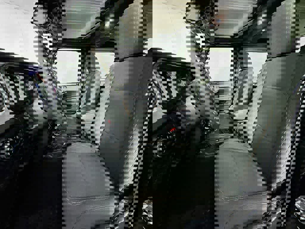 Used 2024 Jeep Wrangler Sport S image 15