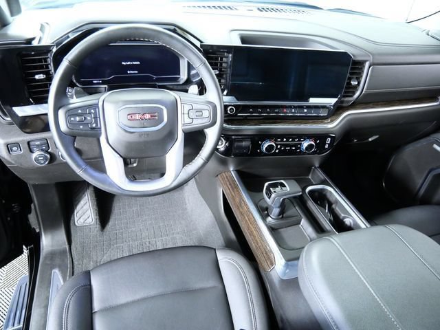 Used 2025 GMC Sierra 1500 Elevation w/ Elevation Premium Package AWD/4WD image 3