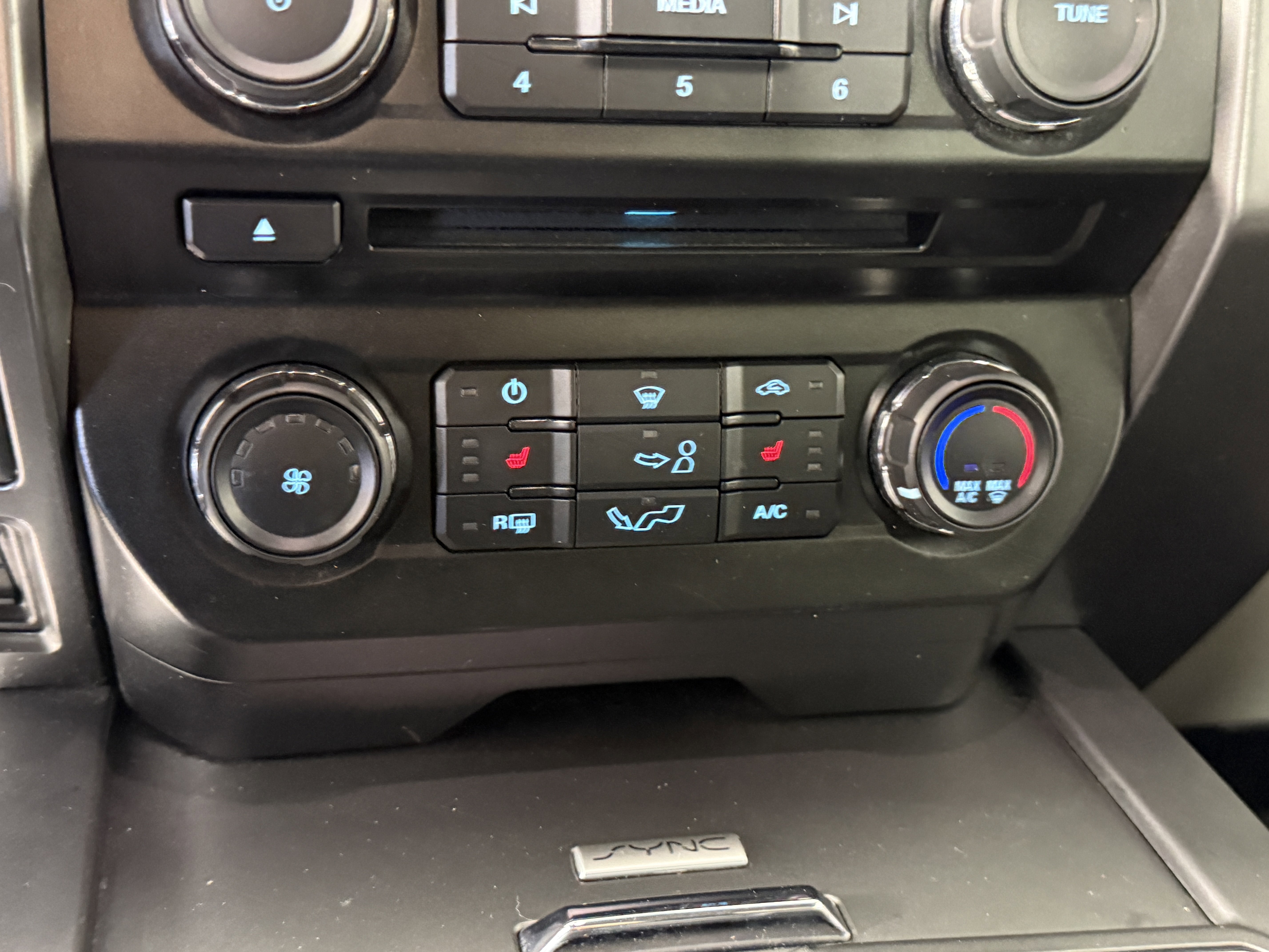 Certified 2018 Ford F150 XLT w/ Equipment Group 302A Luxury image 22