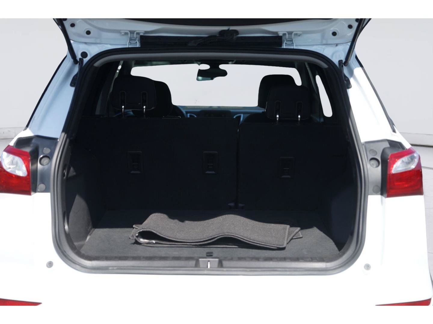 Used 2019 Chevrolet Equinox LS FWD image 31