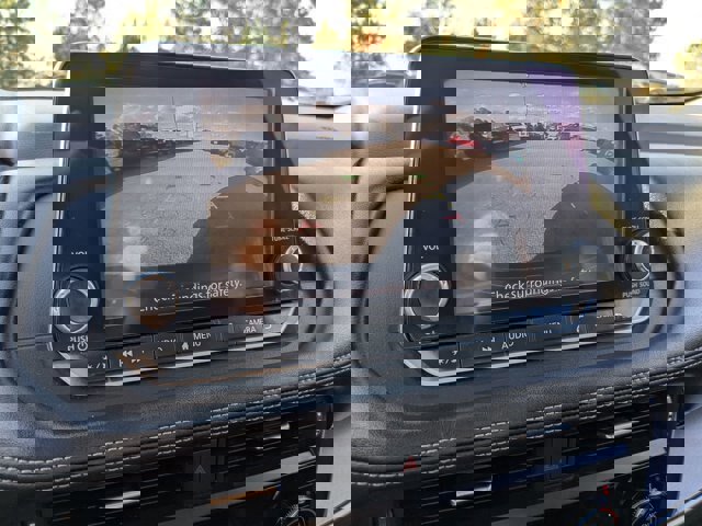 Used 2023 Nissan Rogue SV w/ SV Premium Package image 22