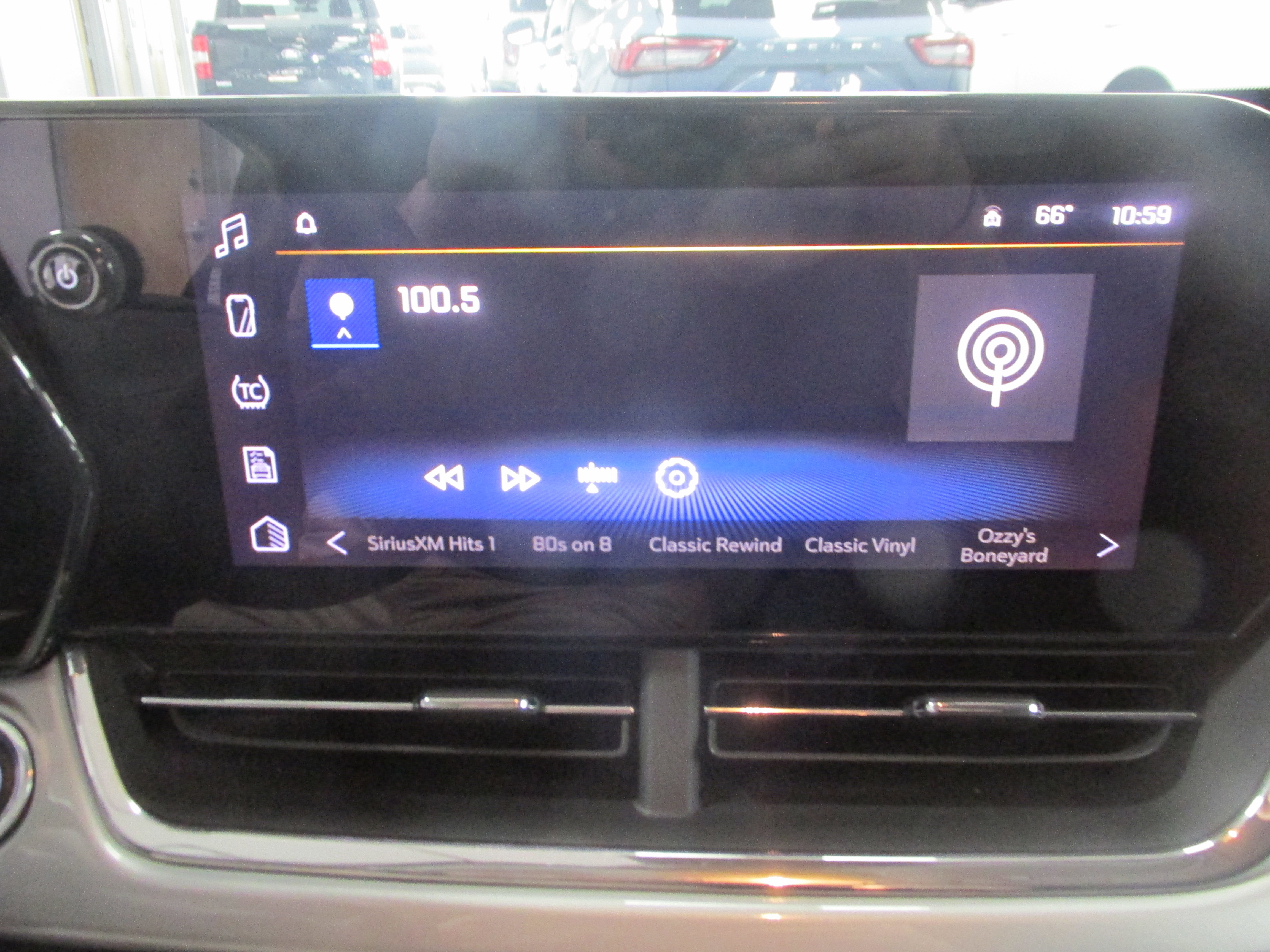 Used 2024 Jeep Compass Latitude image 36