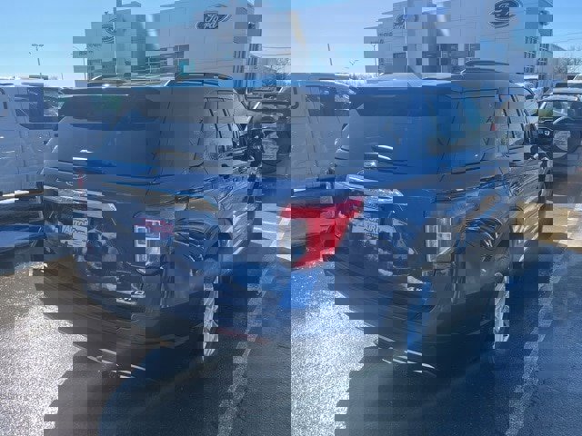 Certified 2022 Ford Explorer XLT w/ Equipment Group 202A image 3