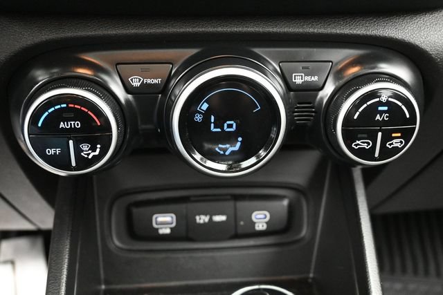 Used 2024 Hyundai Venue SEL FWD image 22