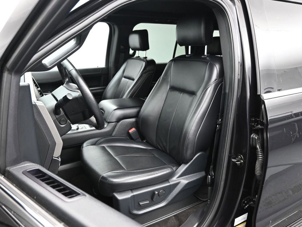 Certified 2020 Ford Expedition XLT w/ Equipment Group 202A image 16