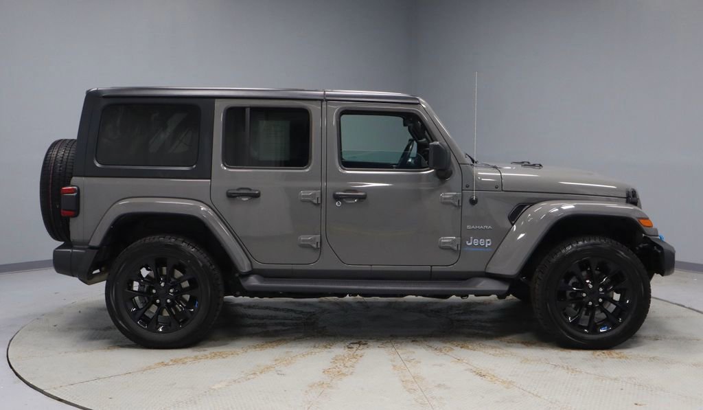 Used 2023 Jeep Wrangler Unlimited Sahara AWD/4WD image 6