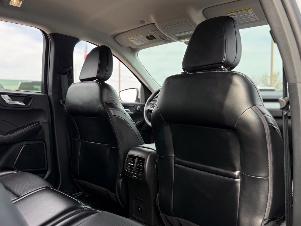Certified 2025 Ford Escape Platinum AWD/4WD image 60