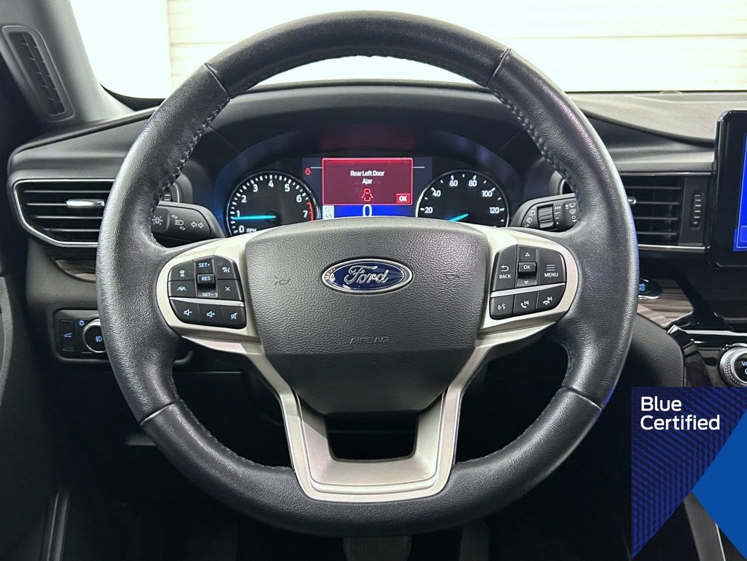 Certified 2022 Ford Explorer Limited w/ Equipment Group 301A AWD/4WD image 11