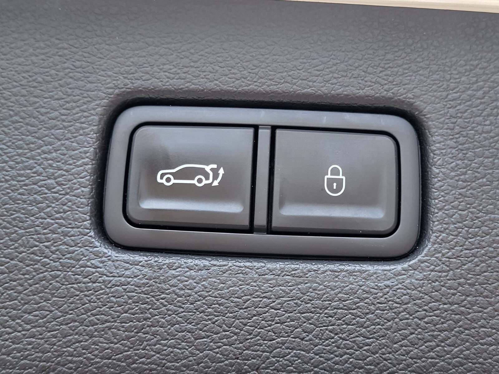 Used 2024 Genesis GV80 2.5T image 32