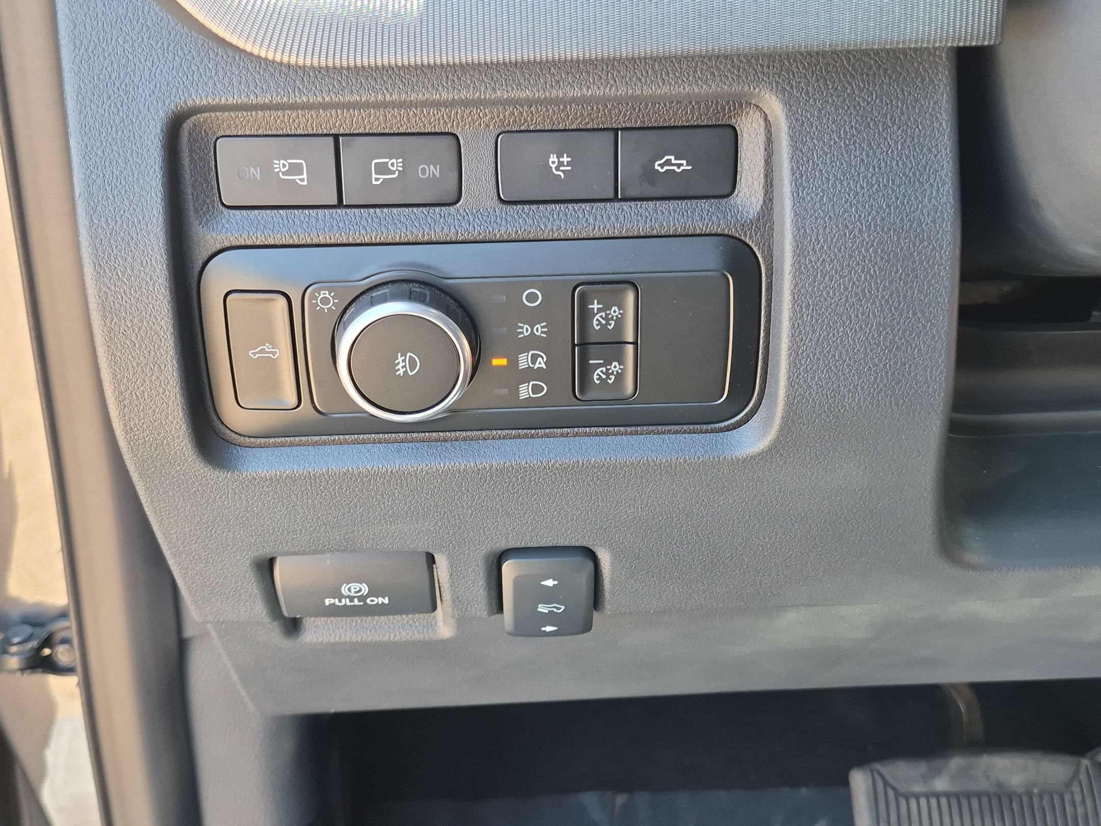 Certified 2024 Ford F250 Platinum AWD/4WD image 15