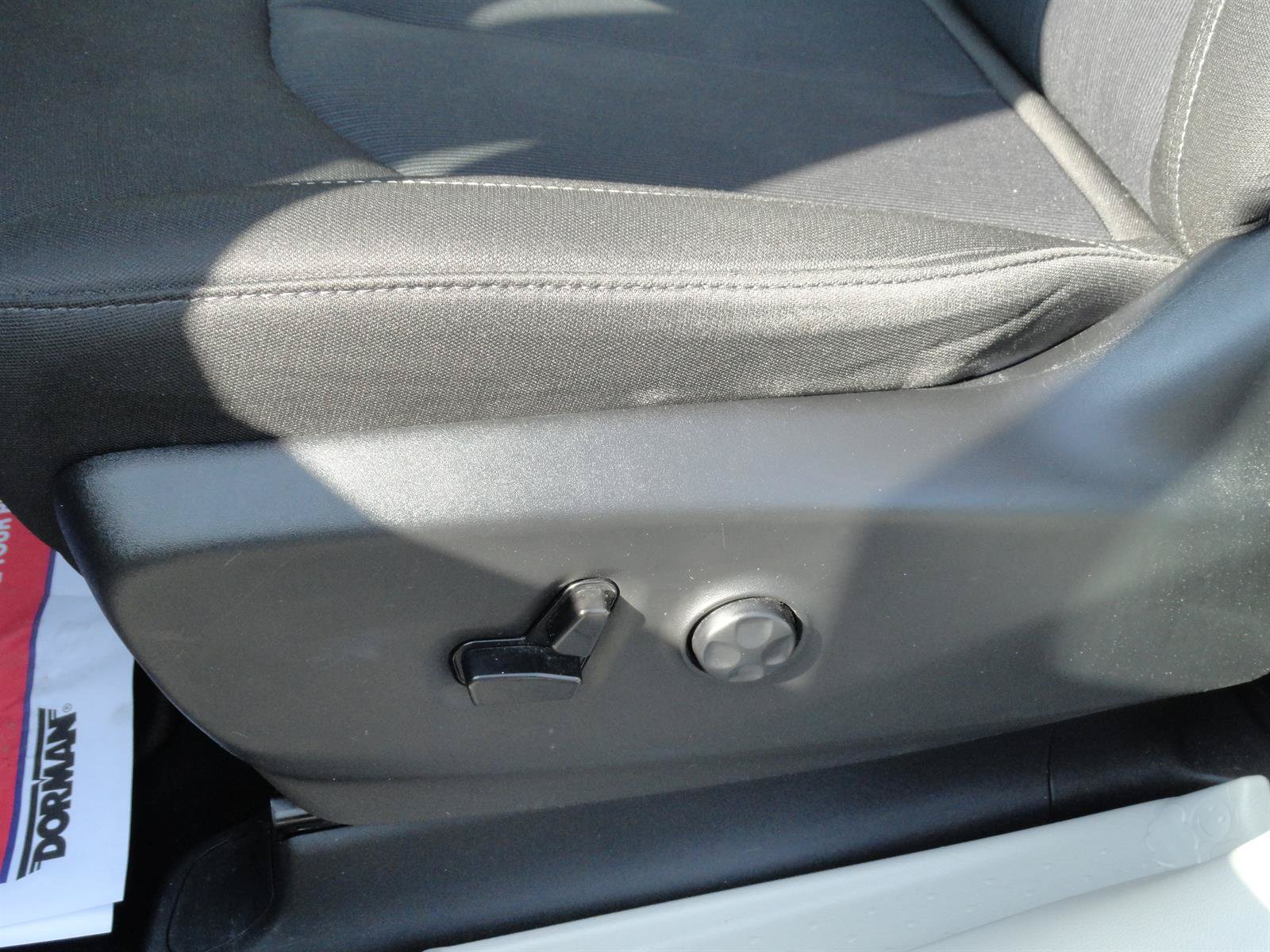 Used 2023 Chrysler Voyager LX FWD image 13