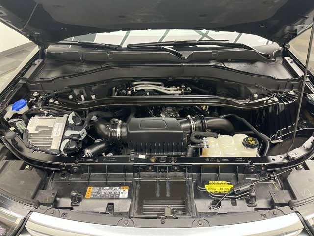 Certified 2023 Ford Explorer Platinum w/ Technology Package AWD/4WD image 33