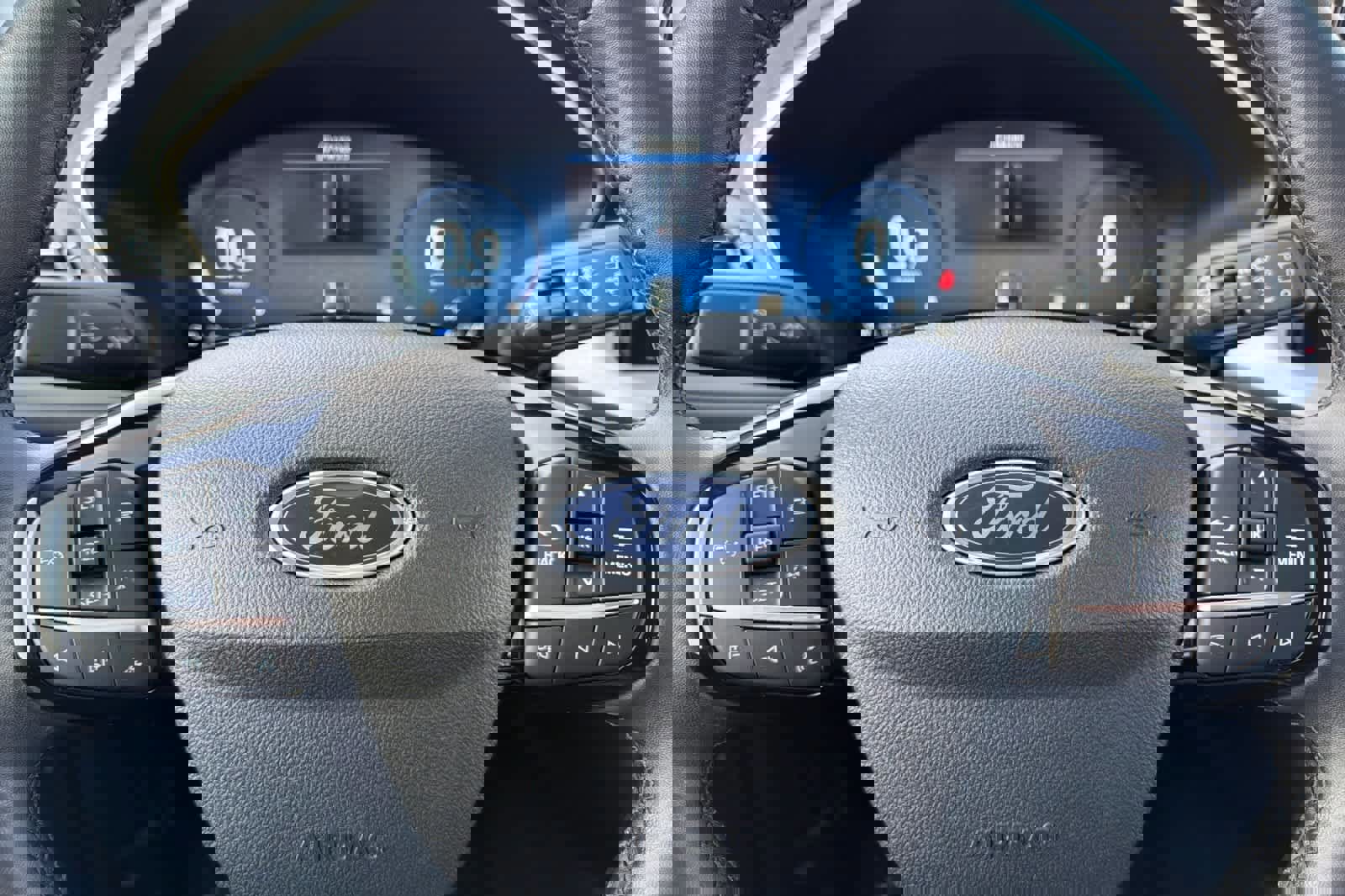 Certified 2024 Ford Escape Platinum image 24