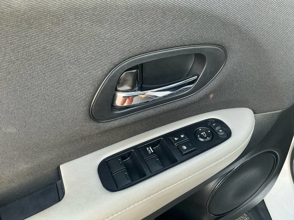 Used 2020 Honda HR-V LX image 16