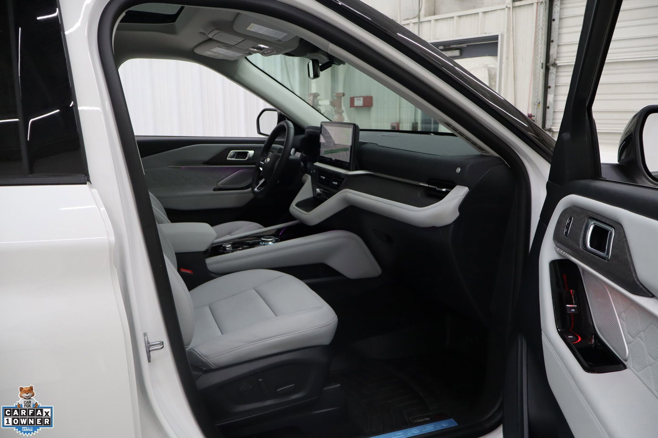 Certified 2025 Ford Explorer Platinum w/ Ultimate Package image 32