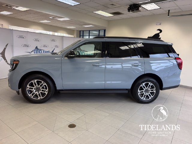 Certified 2025 Ford Expedition Active RWD image 5