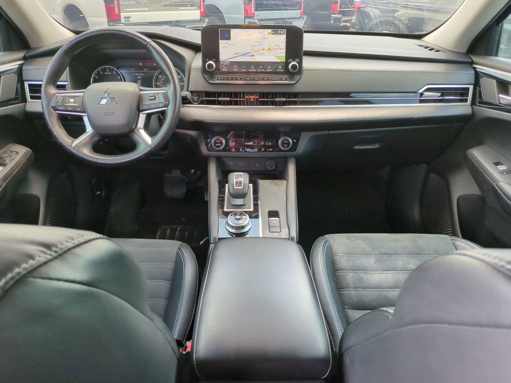 Used 2022 Mitsubishi Outlander SEL Black Edition FWD image 11