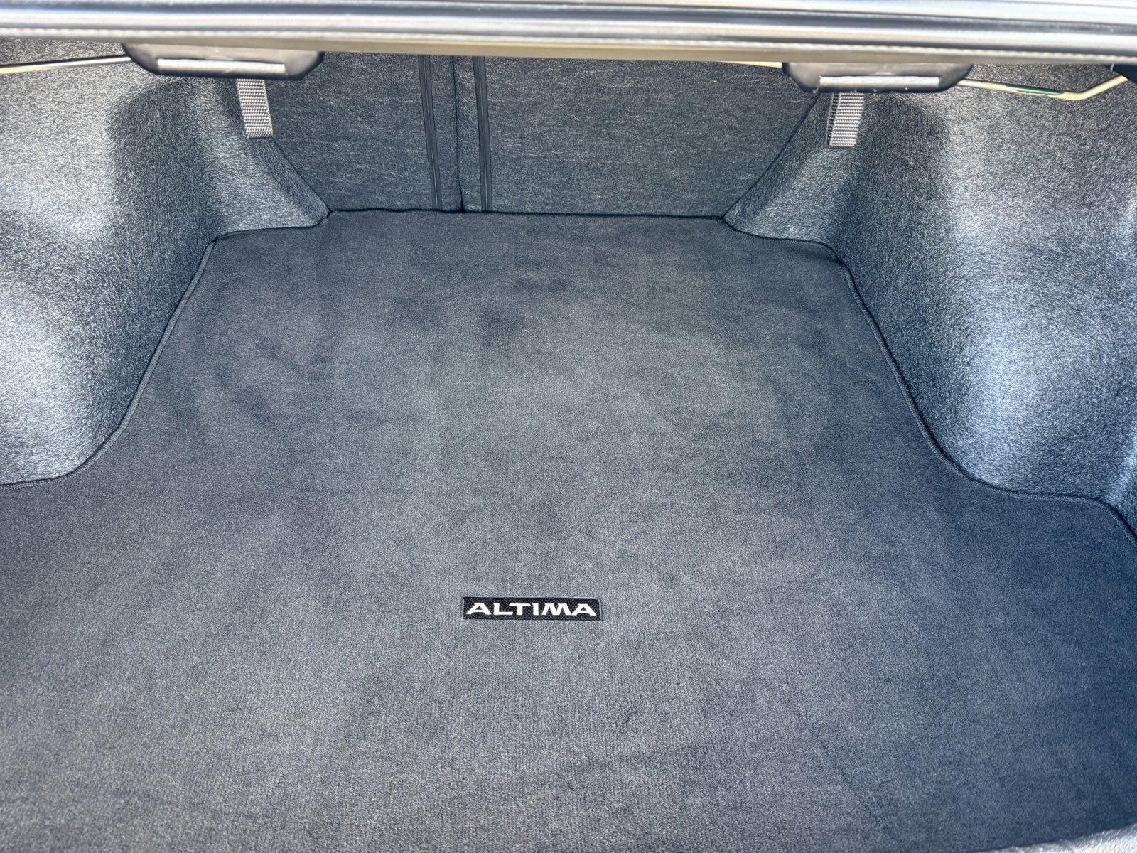 Used 2024 Nissan Altima 2.5 SV image 40