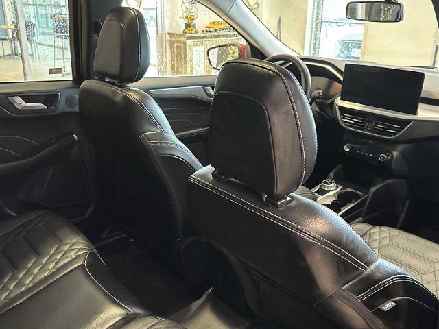 Certified 2024 Ford Escape Platinum w/ Premium Technology Package image 27