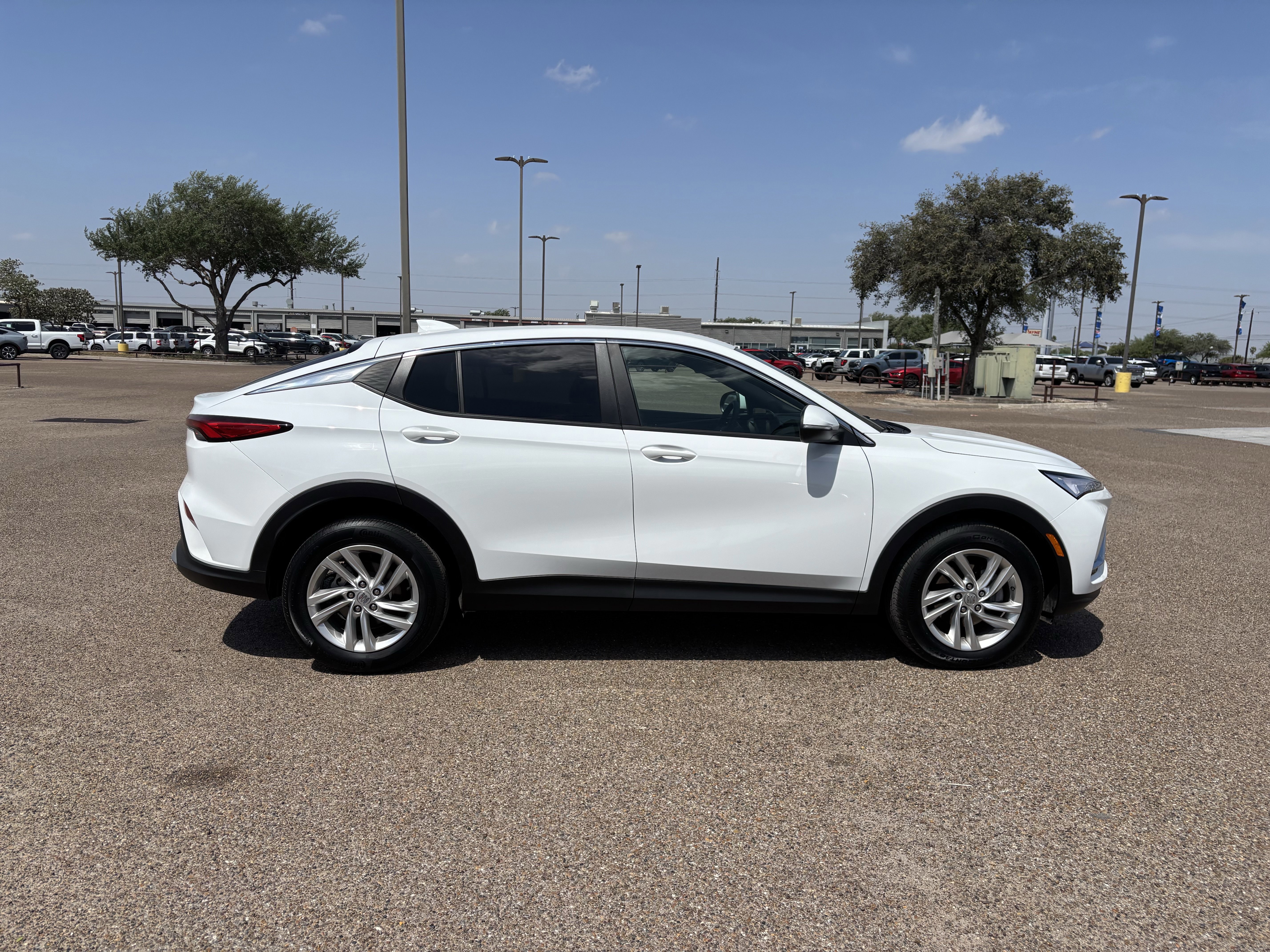 Used 2025 Buick Envista Preferred image 5