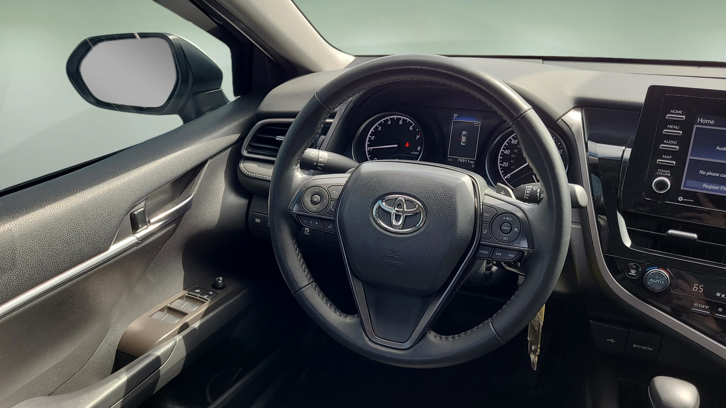 Used 2023 Toyota Camry SE FWD image 10