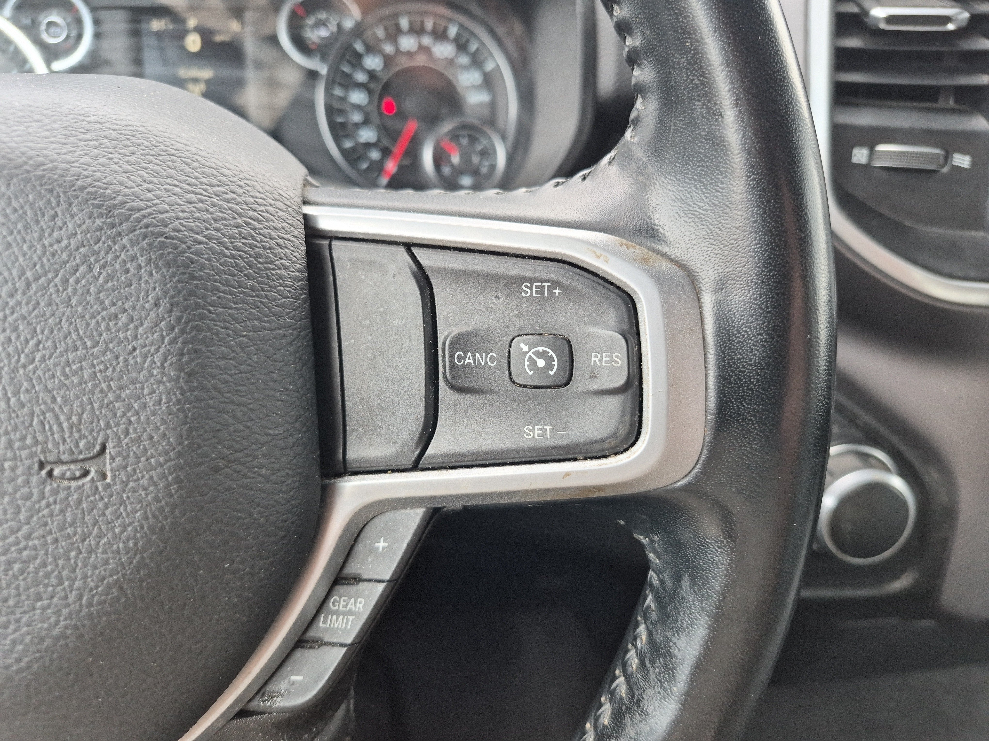 Used 2023 RAM 1500 Big Horn AWD/4WD image 25