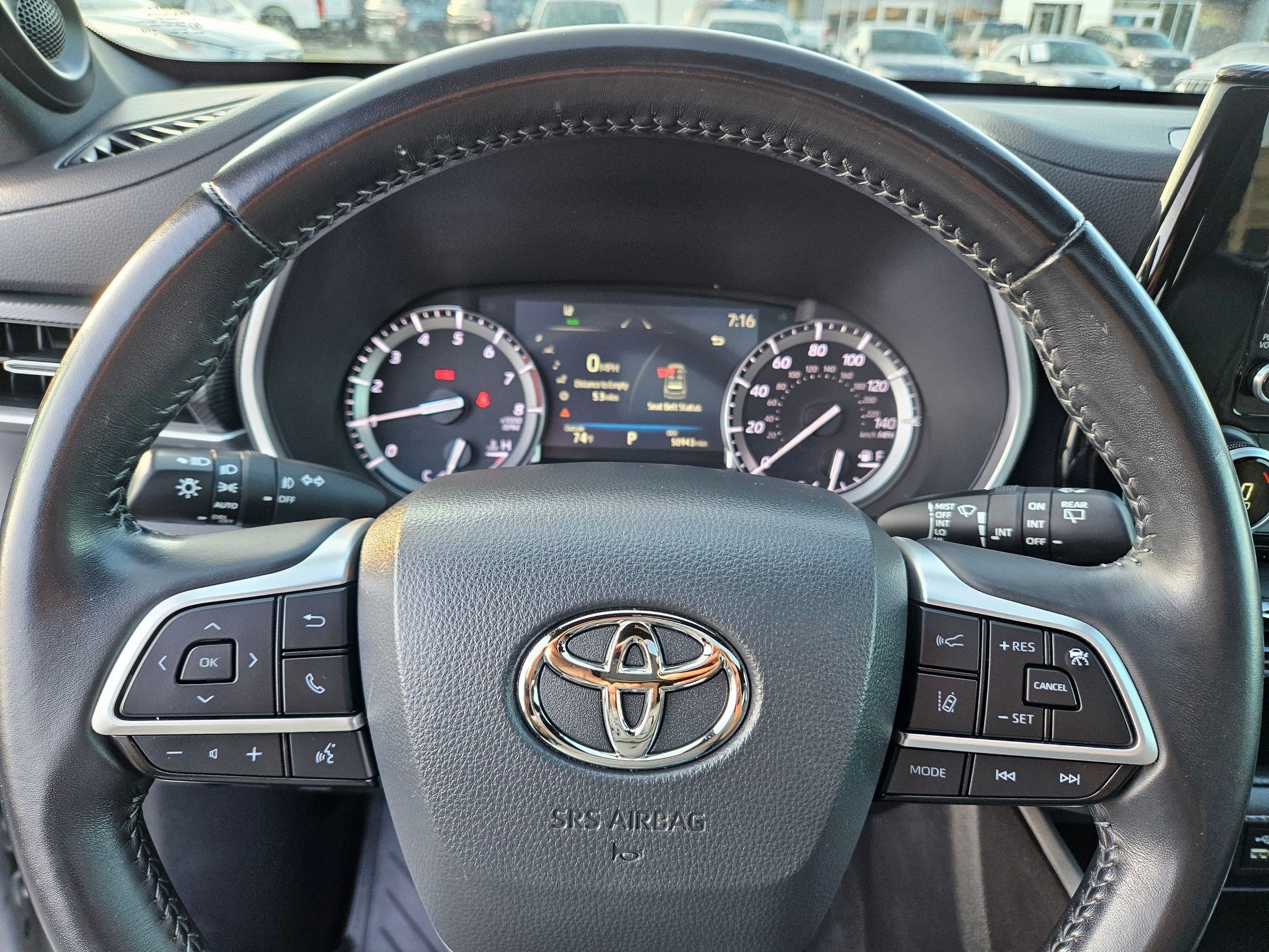 Used 2022 Toyota Highlander XSE AWD/4WD image 24
