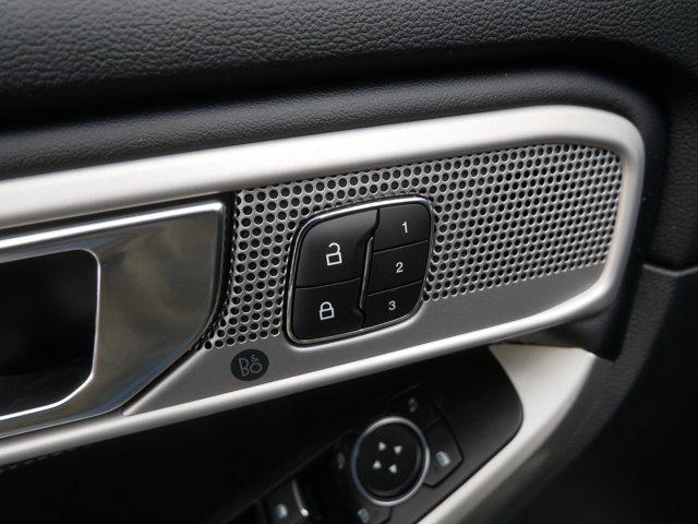 Certified 2022 Ford Explorer Limited w/ Hybrid Equipment Group 310A image 15