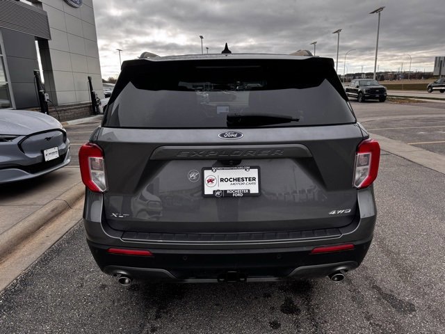 Certified 2022 Ford Explorer XLT w/ XLT Sport Appearance Package image 2