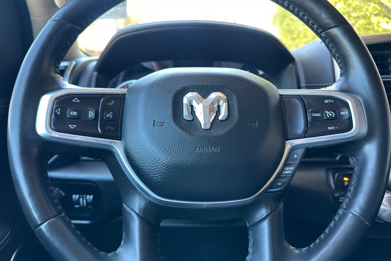 Used 2022 RAM 1500 Laramie AWD/4WD image 33