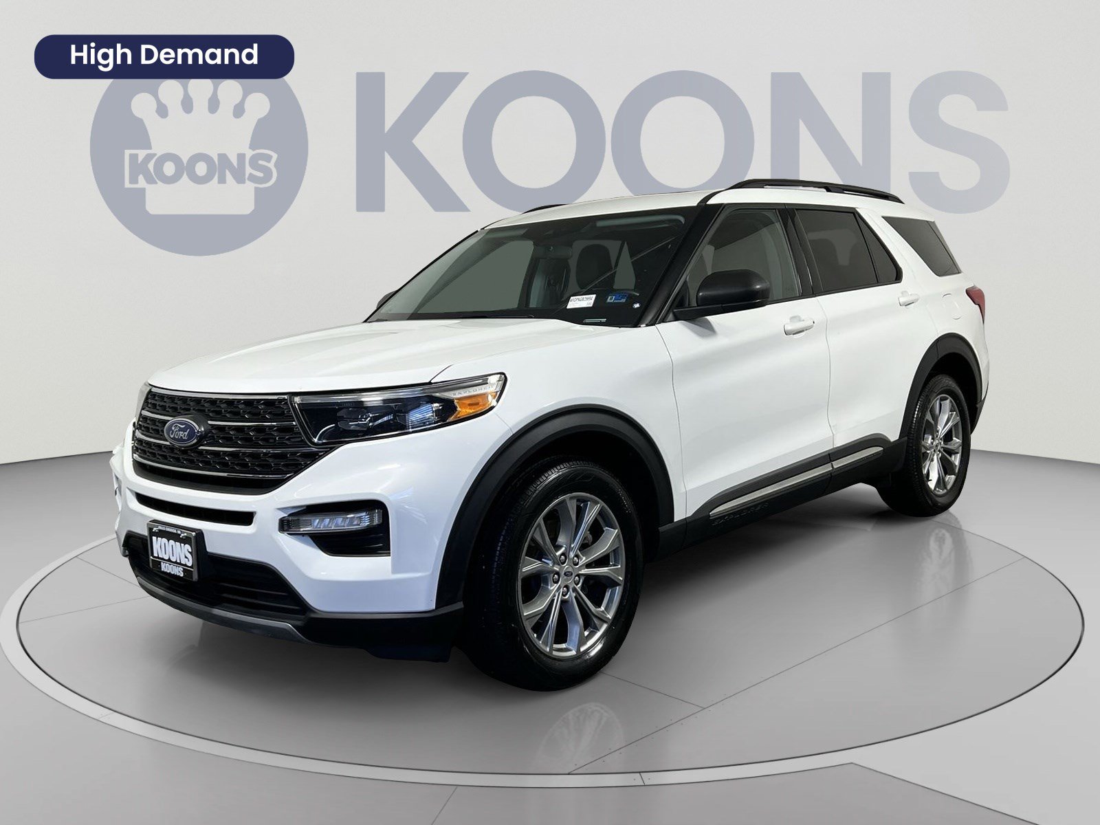 Certified 2022 Ford Explorer XLT w/ Equipment Group 202A