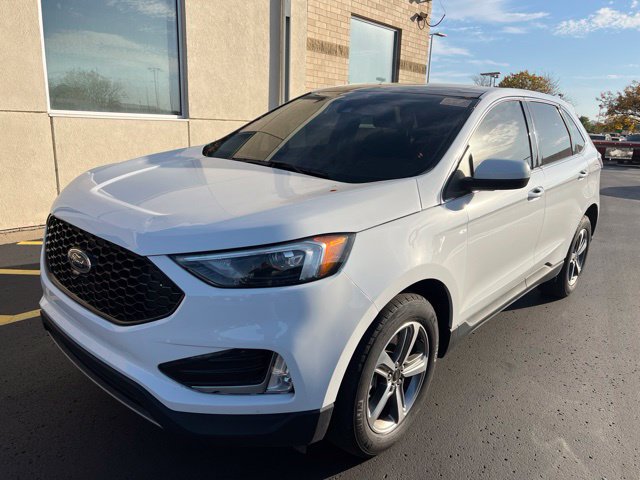 Certified 2023 Ford Edge SEL w/ Convenience Package AWD/4WD image 4