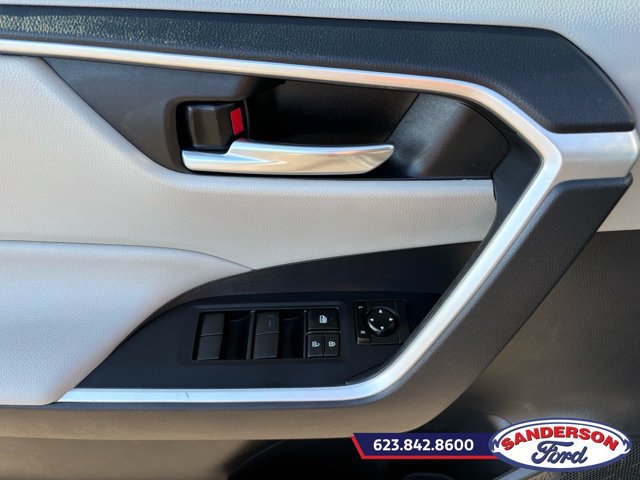 Used 2021 Toyota RAV4 XLE w/ Convenience Package AWD/4WD image 11
