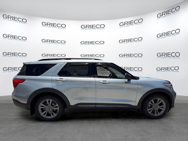 Certified 2023 Ford Explorer XLT w/ Equipment Group 202A RWD image 8