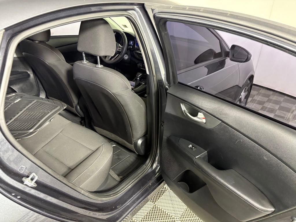Used 2019 Kia Forte LXS image 30