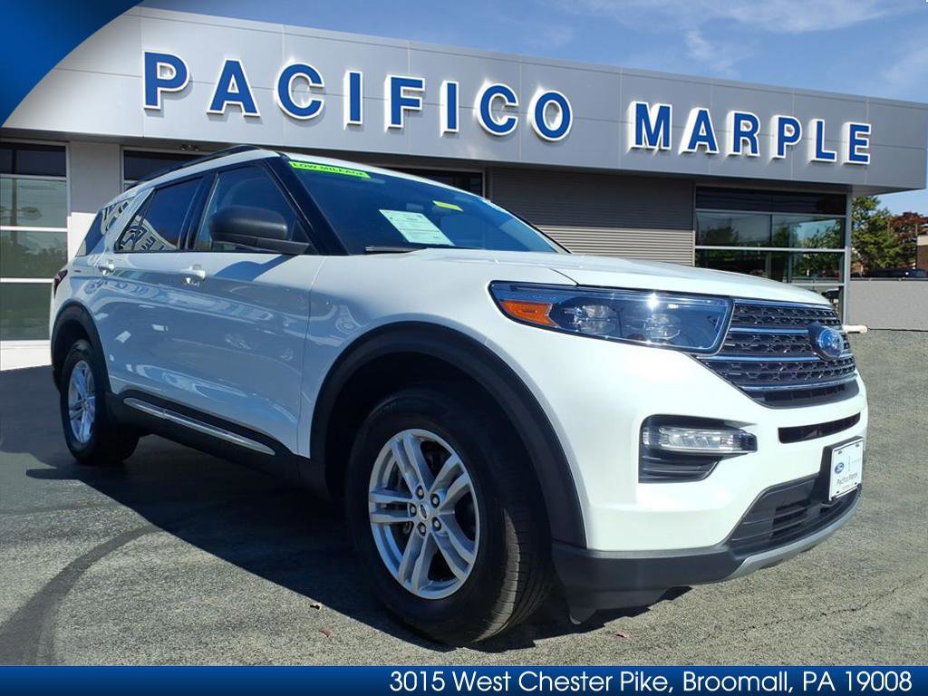 Certified 2022 Ford Explorer XLT w/ Equipment Group 202A image 7