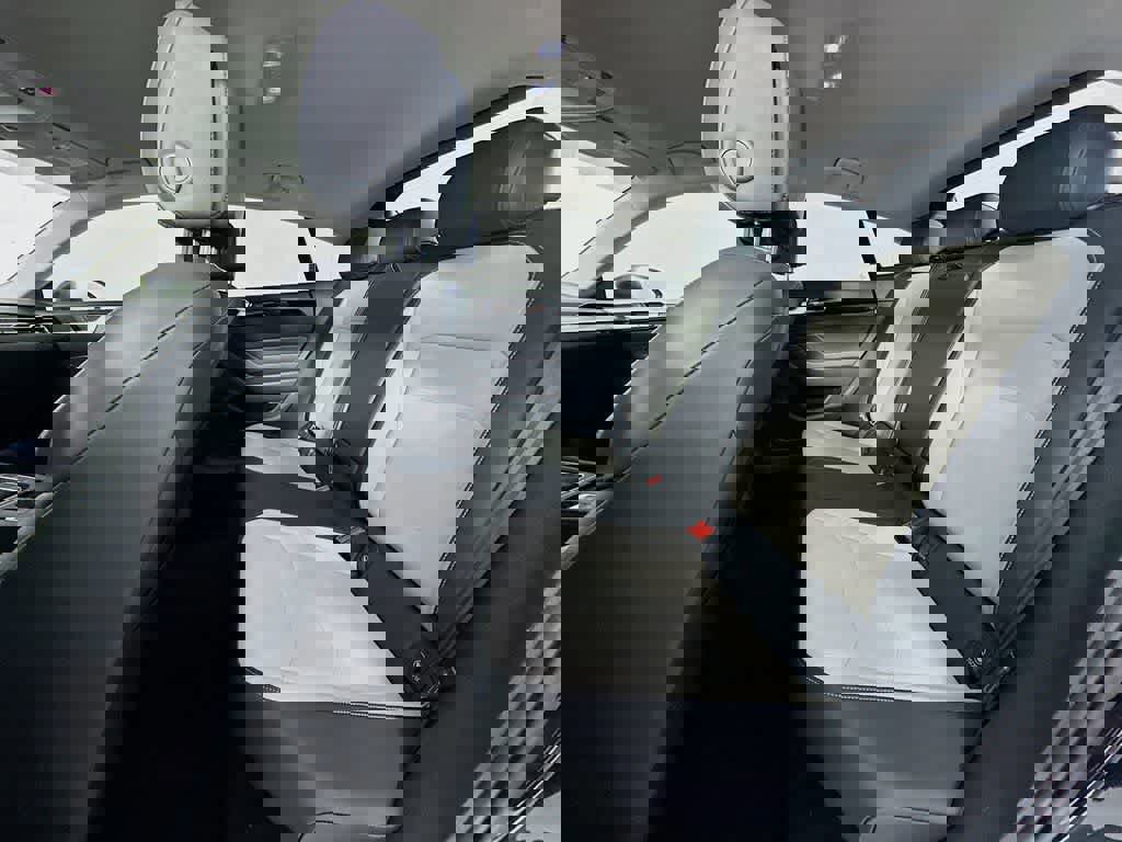 Used 2021 Volkswagen Arteon SE image 17