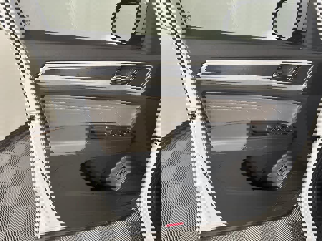 Used 2022 Volkswagen Atlas Cross Sport SEL R-Line image 15