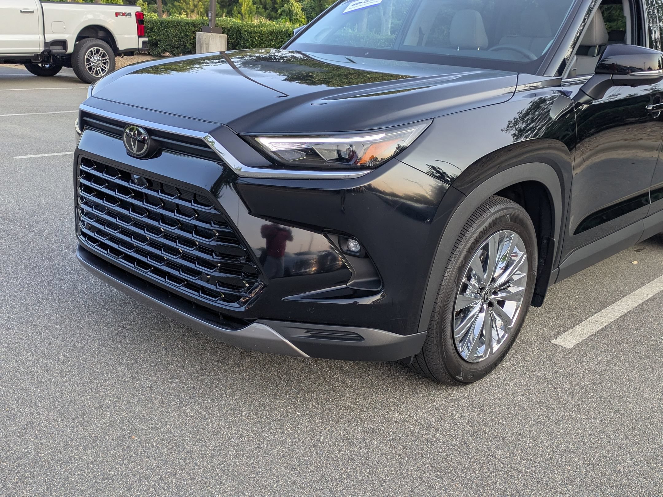 Used 2025 Toyota Grand Highlander AWD image 10