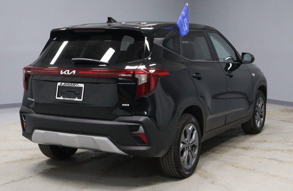 Used 2025 Kia Seltos LX image 5