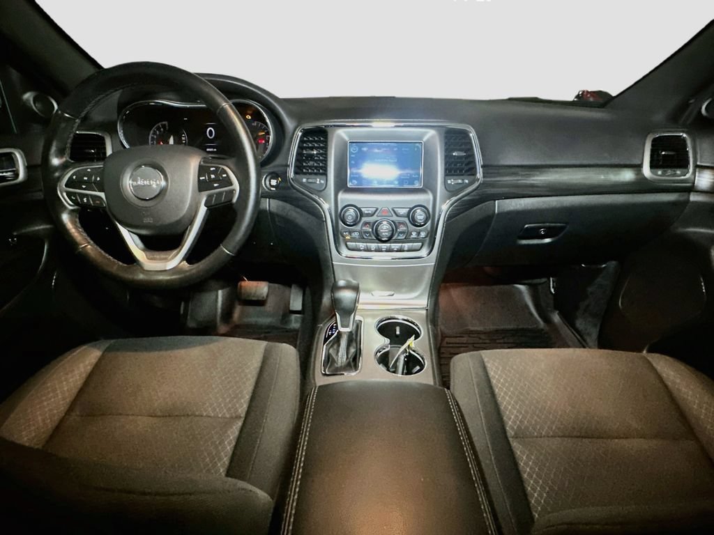 Used 2021 Jeep Grand Cherokee Laredo w/ Security & Convenience Group AWD/4WD image 12