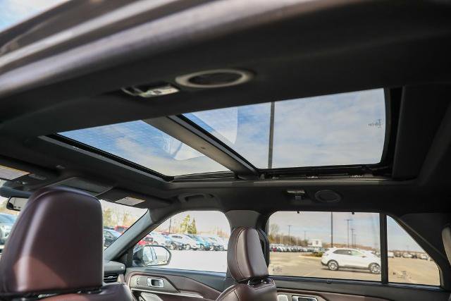 Certified 2025 Ford Explorer Platinum image 28