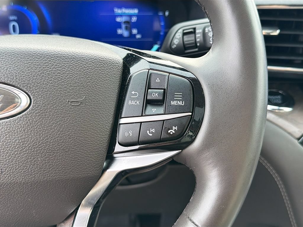 Certified 2023 Ford Explorer Platinum w/ Technology Package AWD/4WD image 13