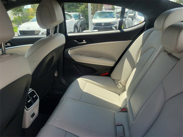 Used 2024 Genesis G70 2.5T image 8