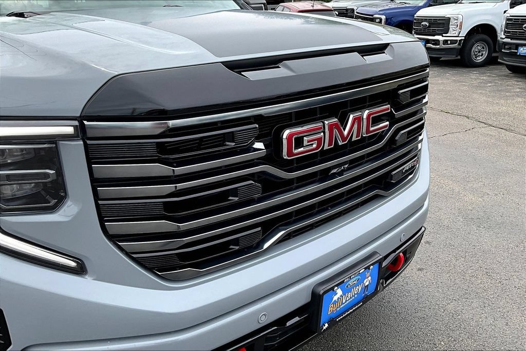 Used 2025 GMC Sierra 1500 AT4 w/ AT4 Premium Package AWD/4WD image 37