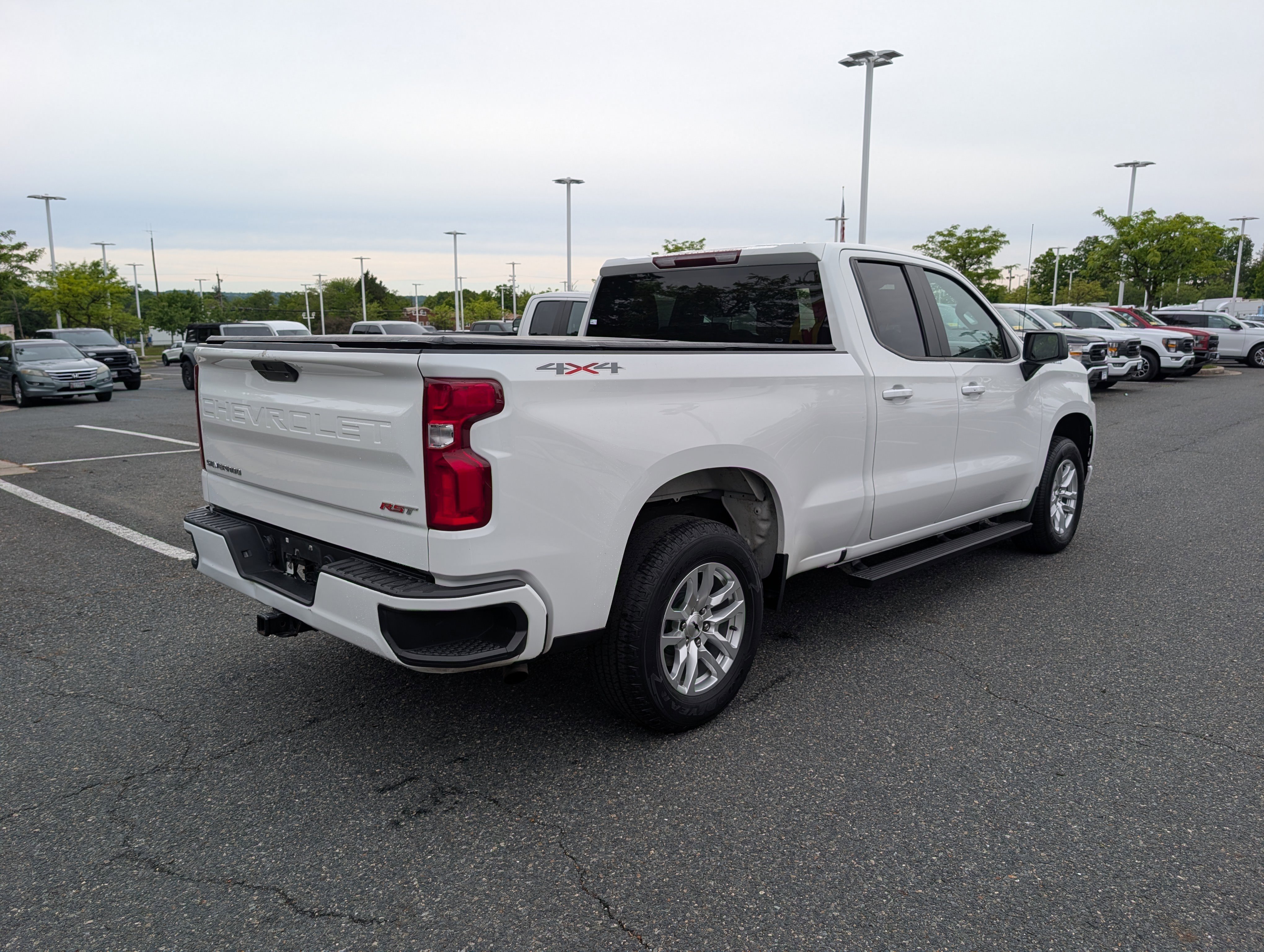Used 2022 Chevrolet Silverado 1500 RST AWD/4WD image 3